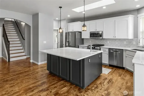418 20th Street NW Puyallup WA 98371