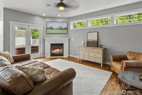418 20th Street NW Puyallup WA 98371