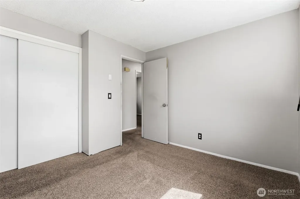 802 Oakcrest Drive SE Lacey WA 98503
