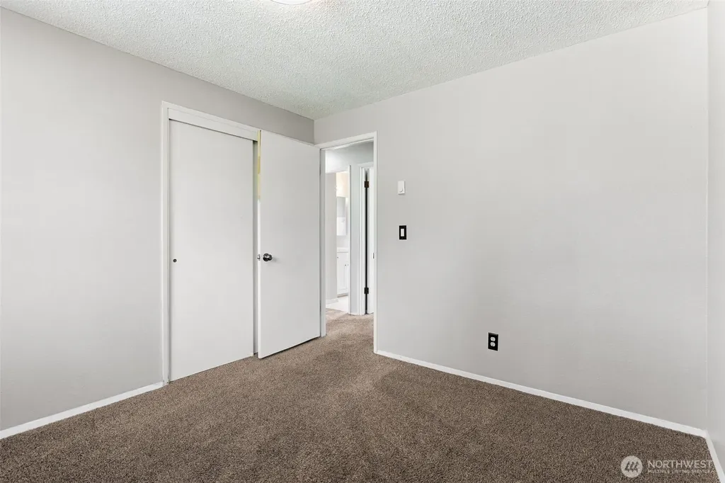 802 Oakcrest Drive SE Lacey WA 98503