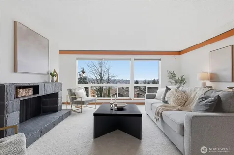 2500 W Manor Place Seattle WA 98199