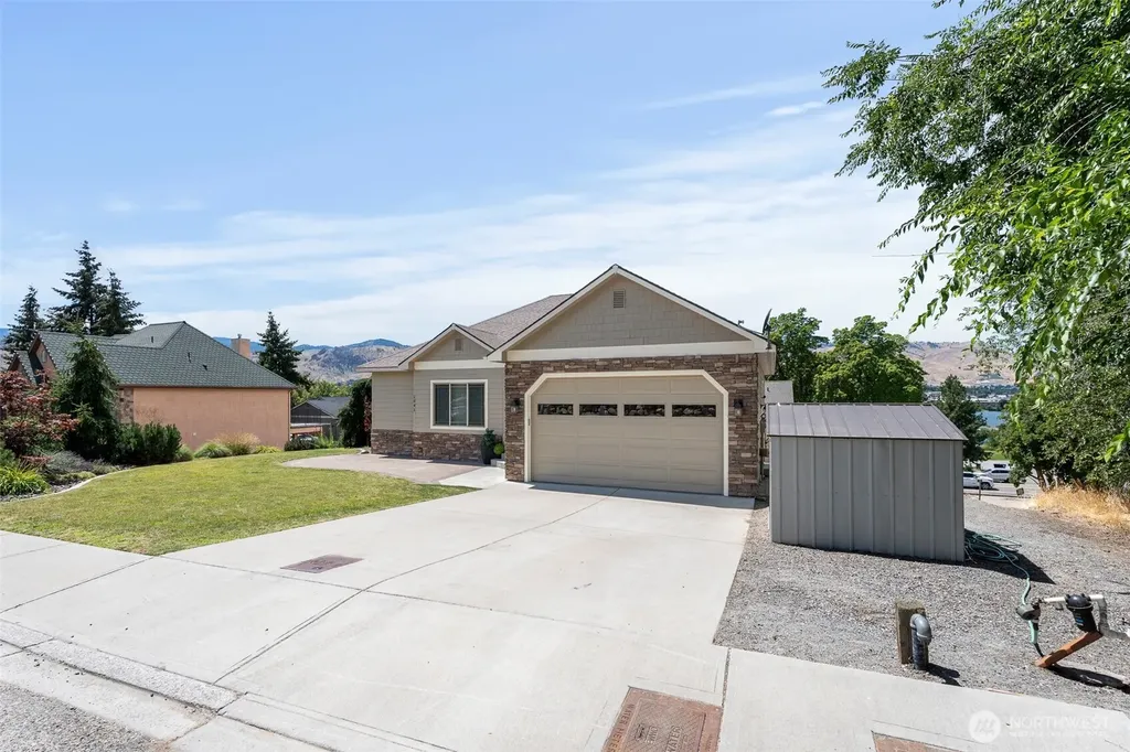 1541 N Anne Avenue East Wenatchee WA 98802