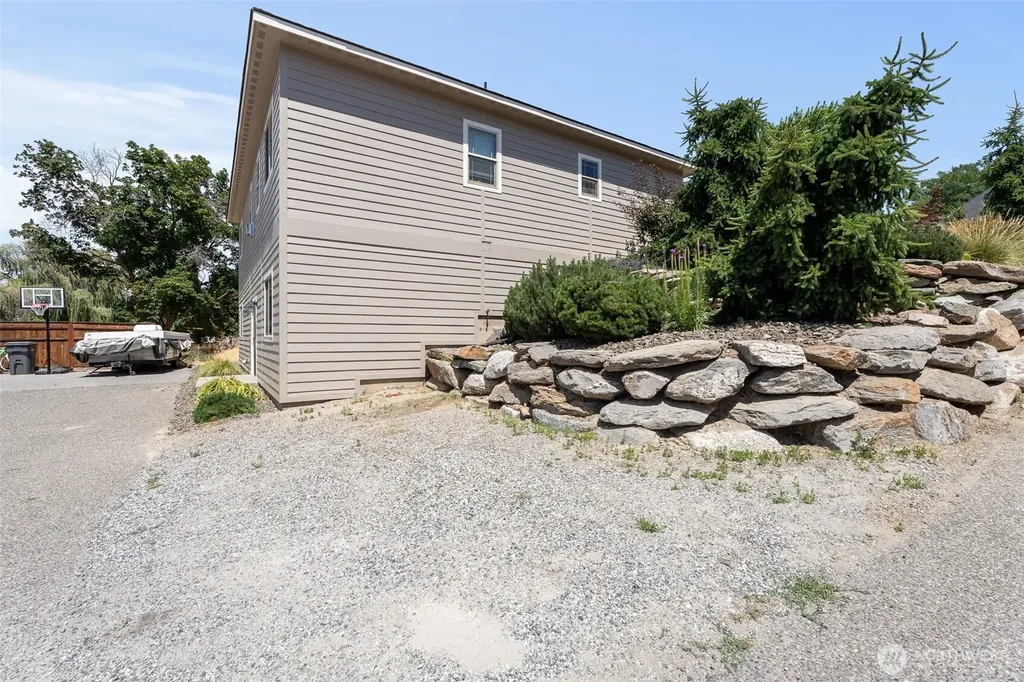 1541 N Anne Avenue East Wenatchee WA 98802