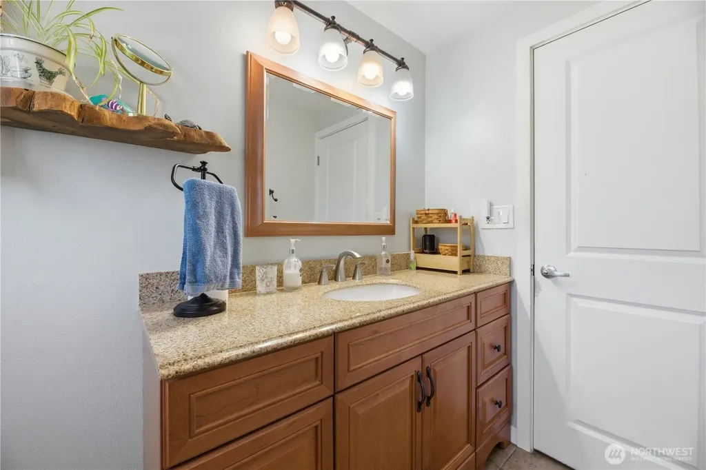 8414 Leona Way SW Lakewood WA 98499