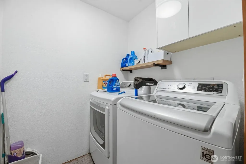 8414 Leona Way SW Lakewood WA 98499