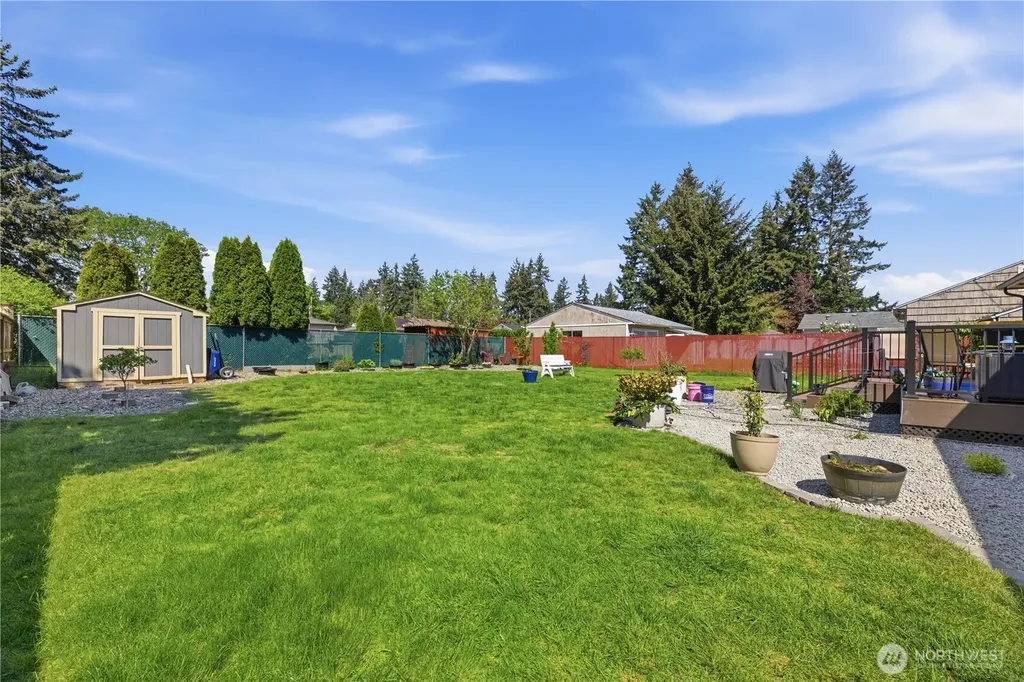 8414 Leona Way SW Lakewood WA 98499