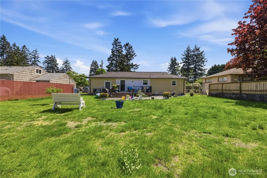 8414 Leona Way SW Lakewood WA 98499