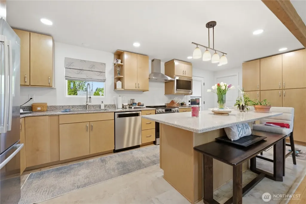 8414 Leona Way SW Lakewood WA 98499