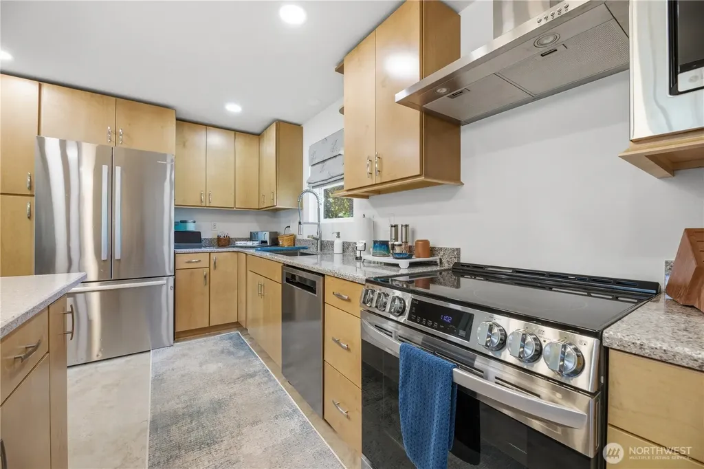 8414 Leona Way SW Lakewood WA 98499