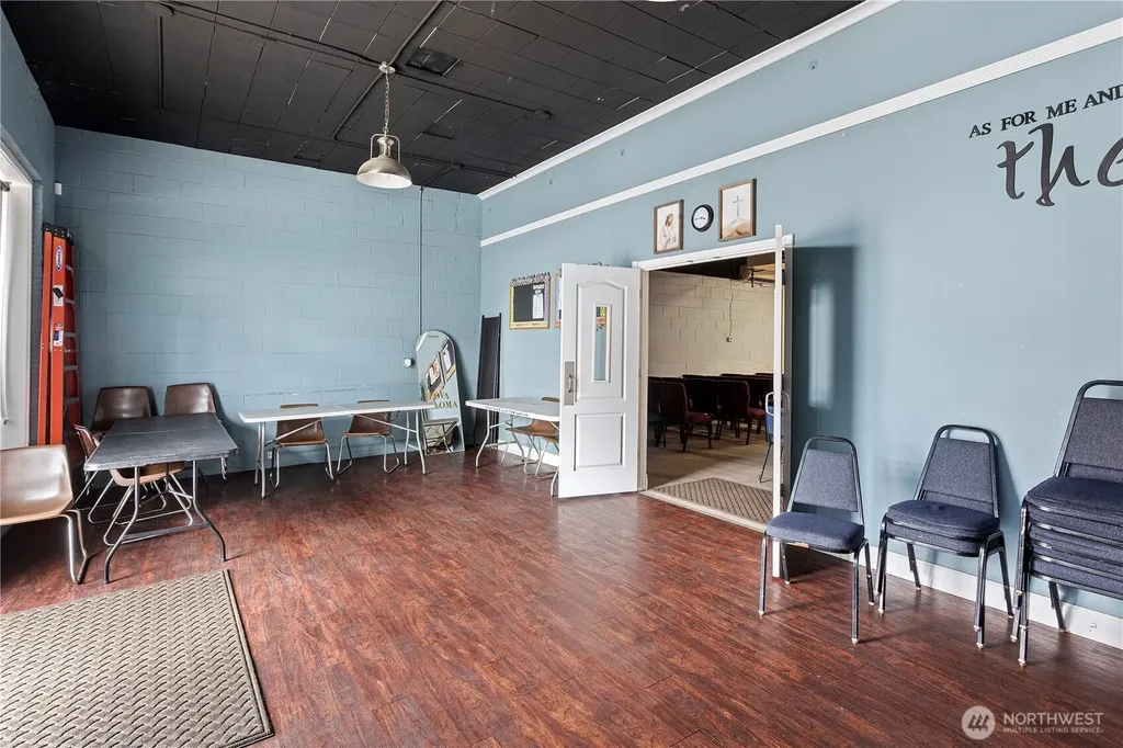 325 E Main Street Auburn WA 97002