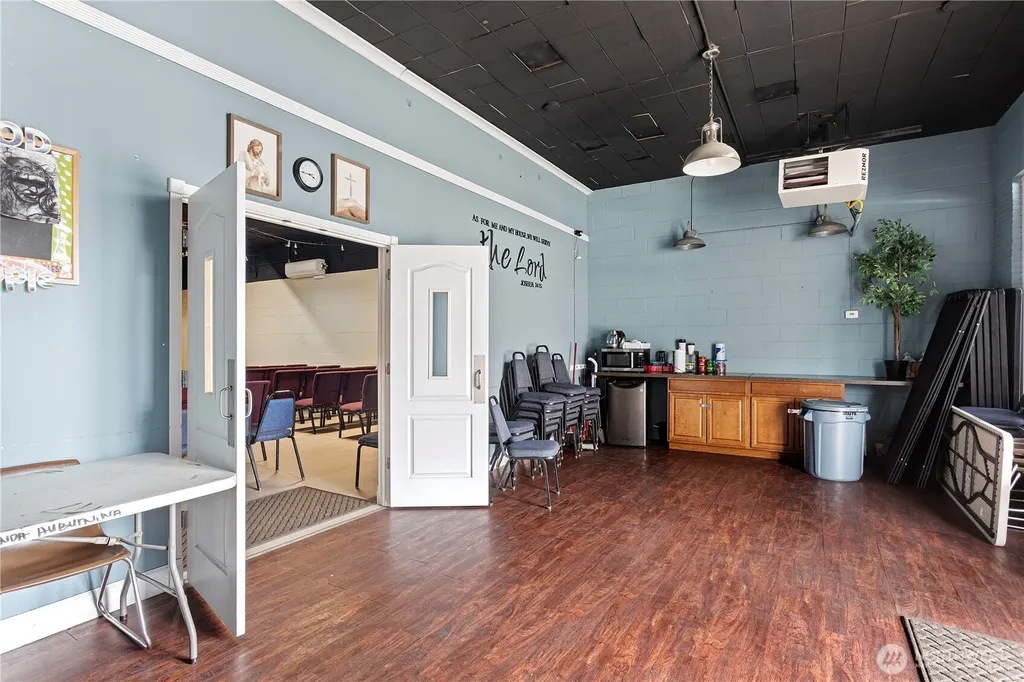 325 E Main Street Auburn WA 97002