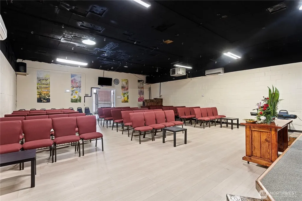325 E Main Street Auburn WA 97002