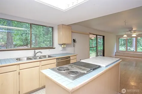 16035 266th Avenue SE Issaquah WA 98027