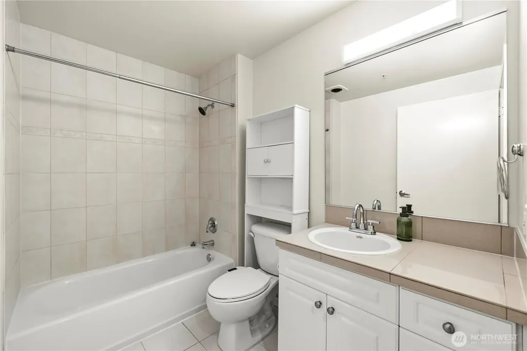 321 10th Avenue S Seattle WA 98104