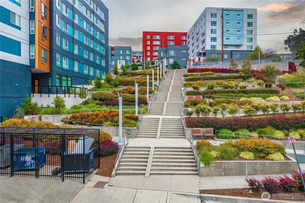 321 10th Avenue S Seattle WA 98104