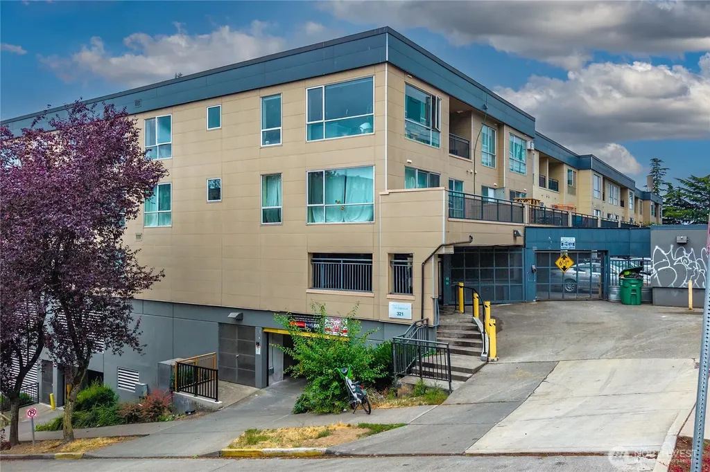 321 10th Avenue S Seattle WA 98104