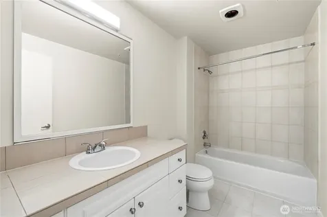 321 10th Avenue S Seattle WA 98104