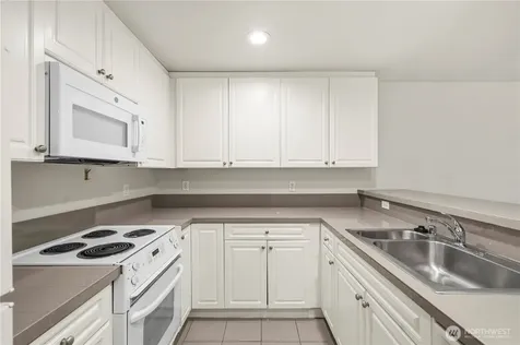 321 10th Avenue S Seattle WA 98104