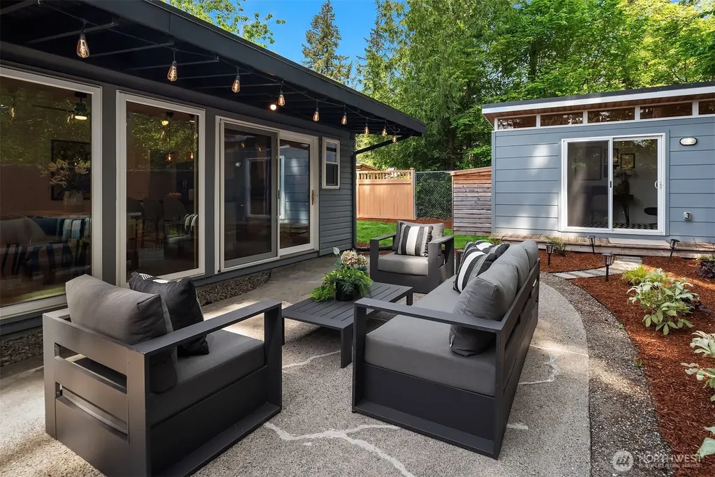 15634 SE 8th Street Bellevue WA 98008