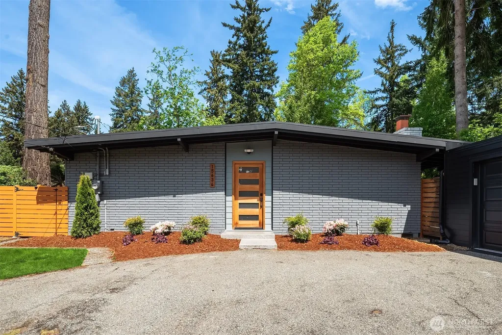 15634 SE 8th Street Bellevue WA 98008