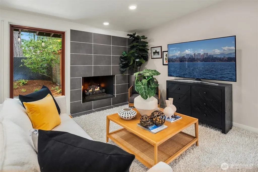 15634 SE 8th Street Bellevue WA 98008