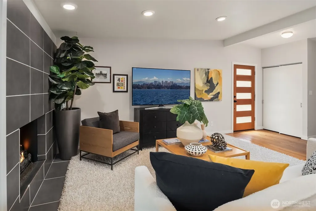 15634 SE 8th Street Bellevue WA 98008