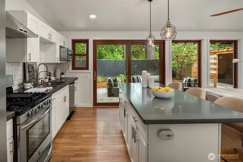15634 SE 8th Street Bellevue WA 98008