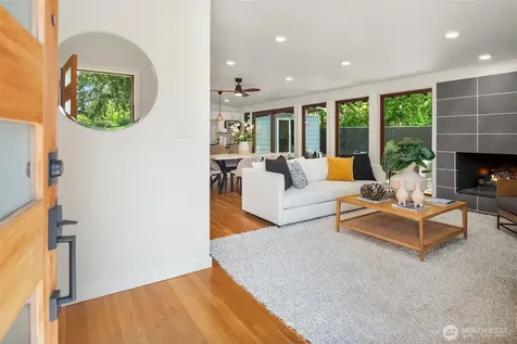 15634 SE 8th Street Bellevue WA 98008