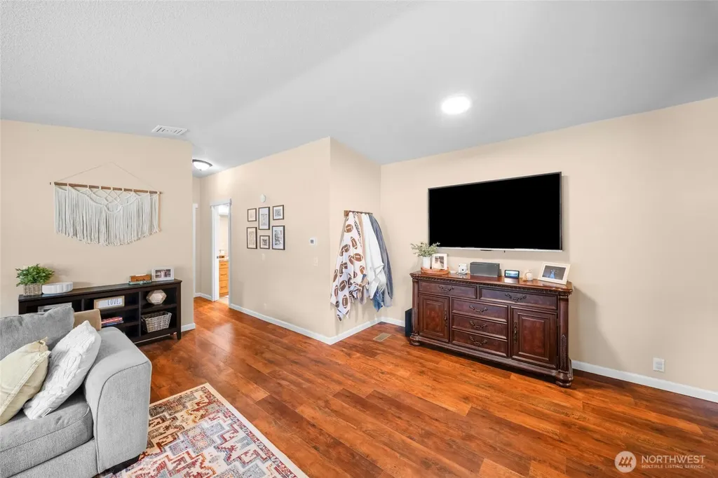 18911 Joselyn Street SW Rochester WA 98579