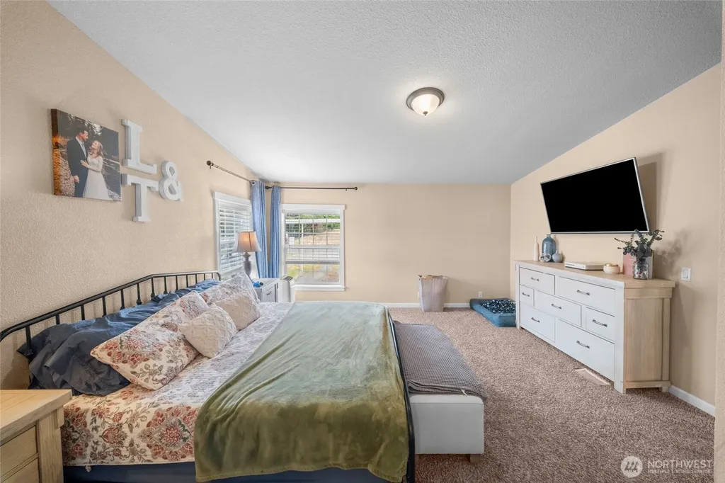 18911 Joselyn Street SW Rochester WA 98579