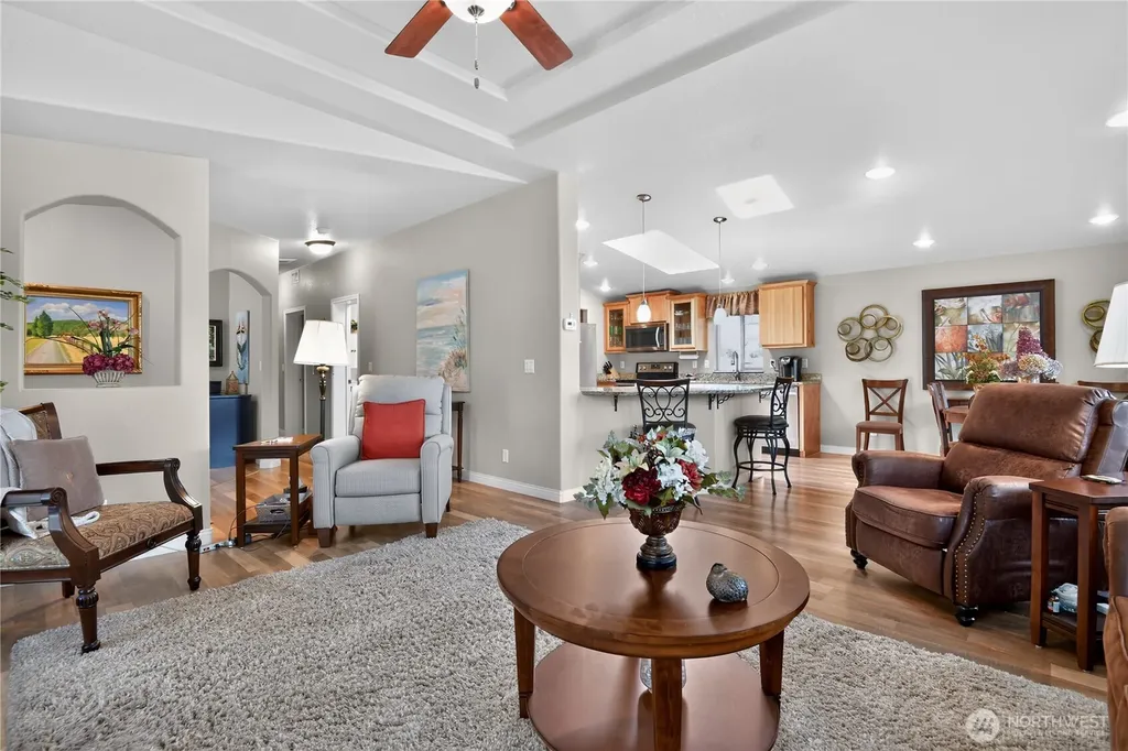 1427 100th Street SW Everett WA 98204