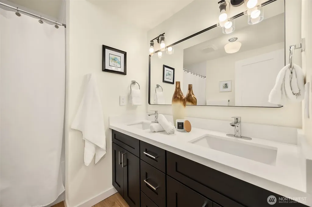 5040 35th Avenue SW Seattle WA 98126