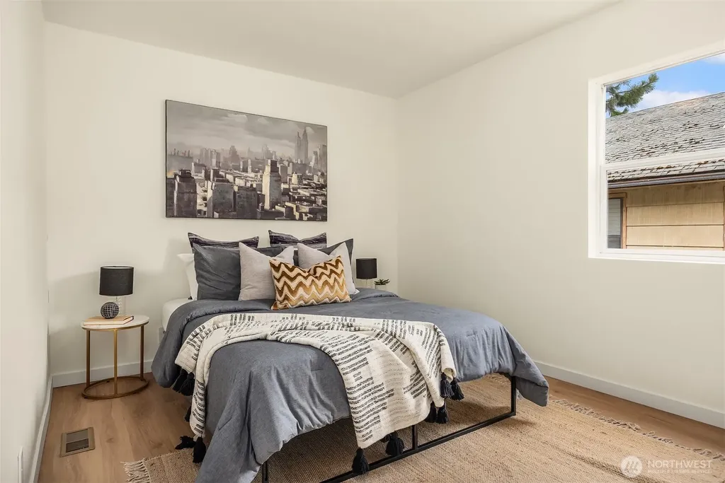 5040 35th Avenue SW Seattle WA 98126