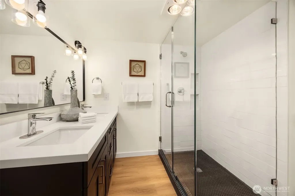 5040 35th Avenue SW Seattle WA 98126