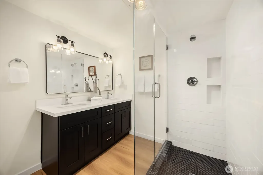5040 35th Avenue SW Seattle WA 98126