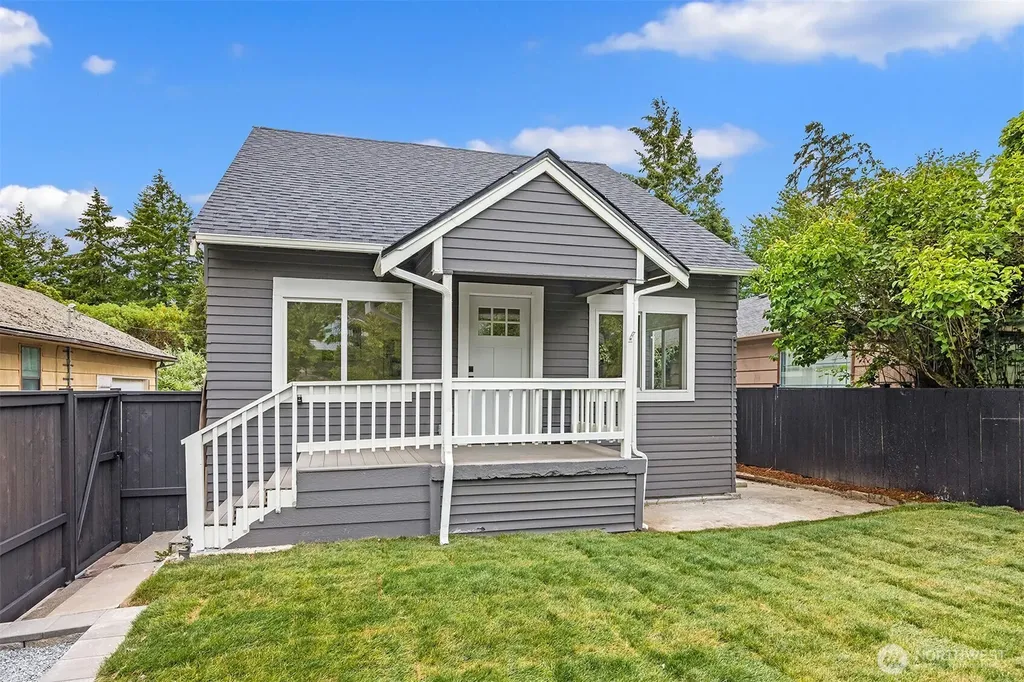 5040 35th Avenue SW Seattle WA 98126