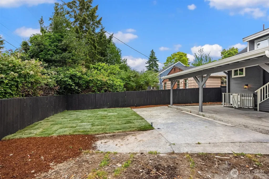5040 35th Avenue SW Seattle WA 98126