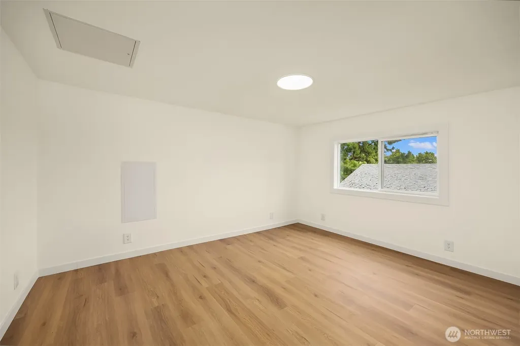 5040 35th Avenue SW Seattle WA 98126