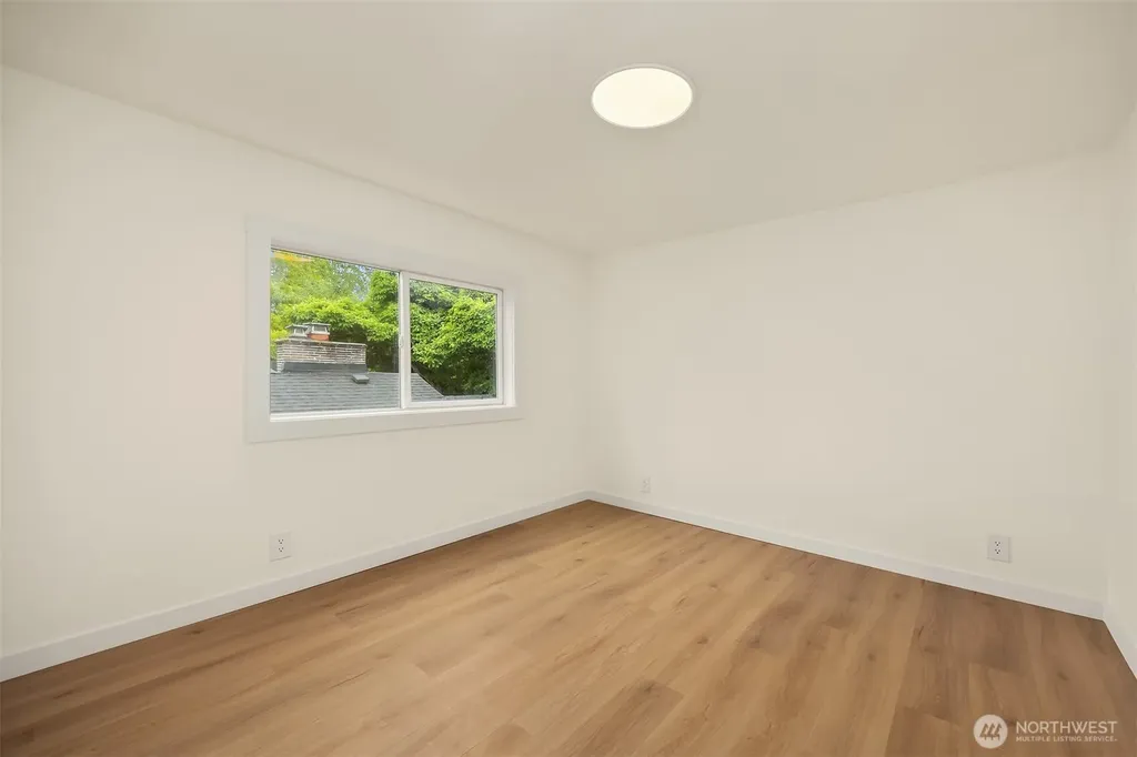 5040 35th Avenue SW Seattle WA 98126