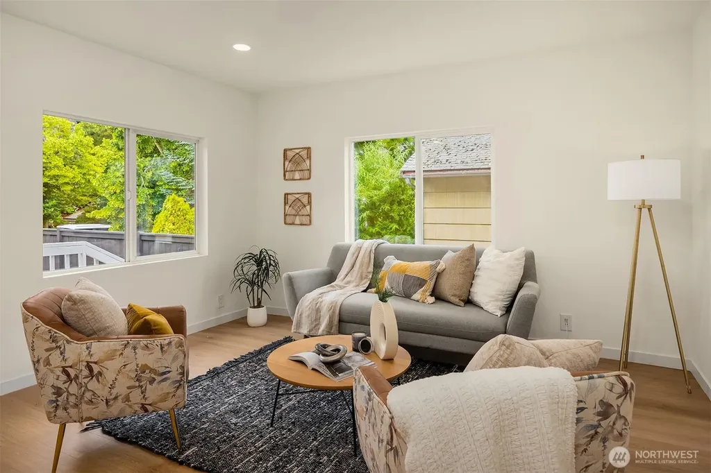 5040 35th Avenue SW Seattle WA 98126