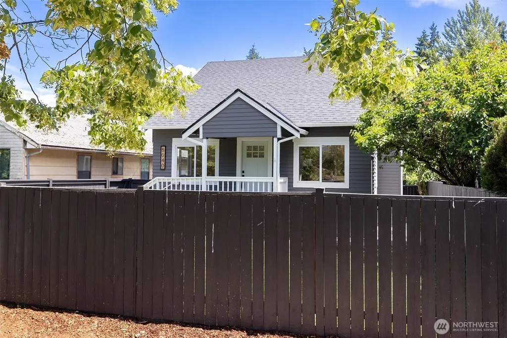 5040 35th Avenue SW Seattle WA 98126