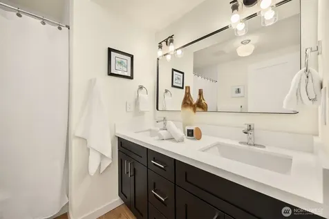 5040 35th Avenue SW Seattle WA 98126