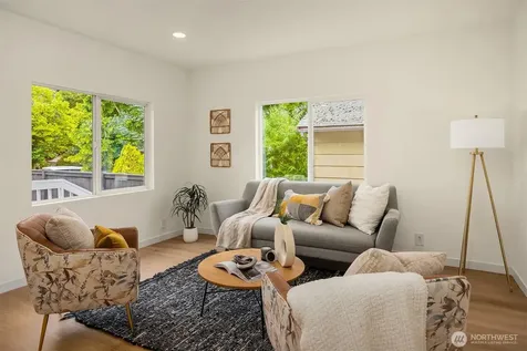 5040 35th Avenue SW Seattle WA 98126