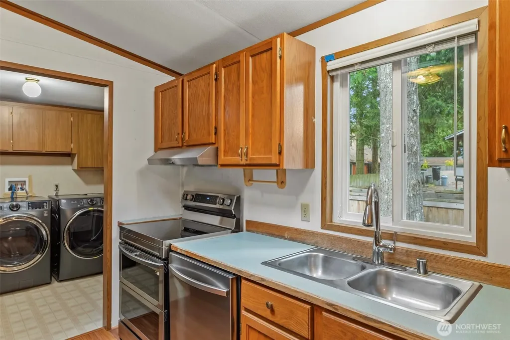 1828 Lake Drive Camano Island WA 98282