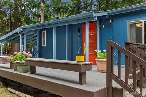 1828 Lake Drive Camano Island WA 98282
