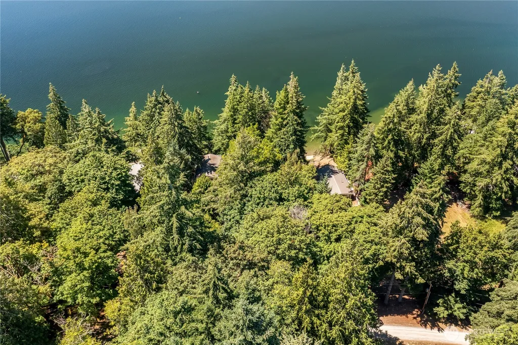 922 W Herron Boulevard NW Lakebay WA 98349