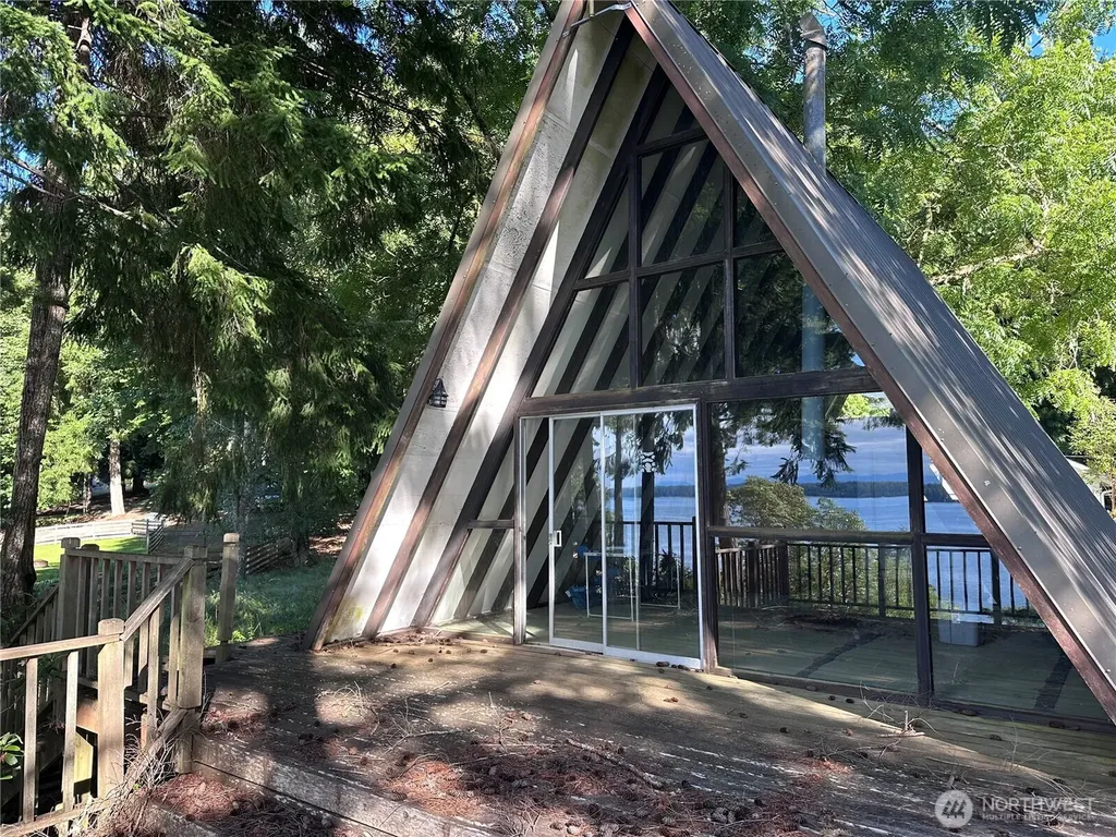 922 W Herron Boulevard NW Lakebay WA 98349