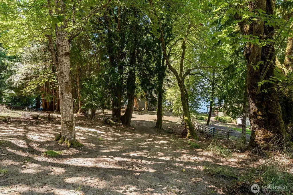 922 W Herron Boulevard NW Lakebay WA 98349