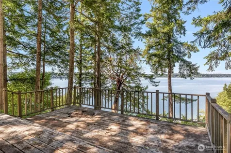 922 W Herron Boulevard NW Lakebay WA 98349