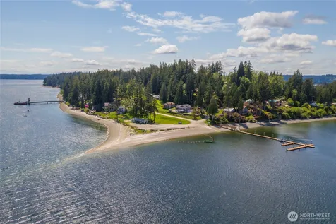 922 W Herron Boulevard NW Lakebay WA 98349
